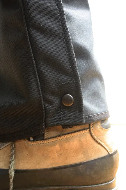 Chaps with zip